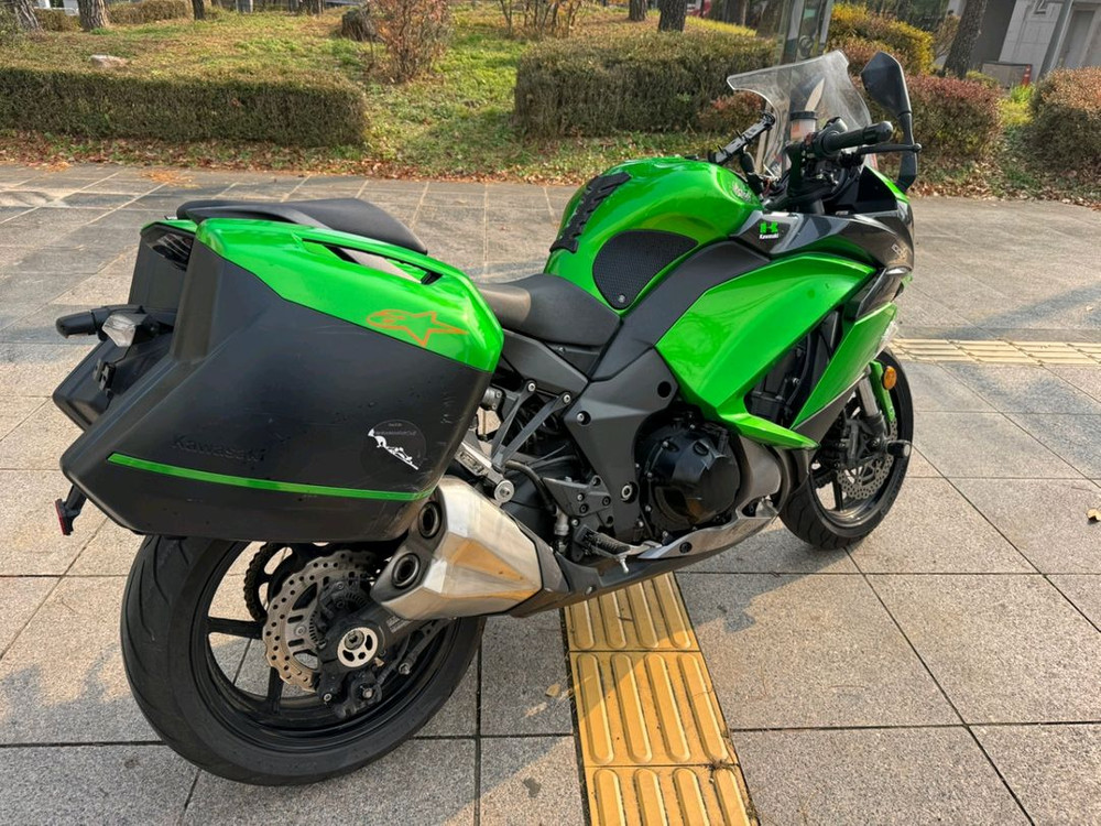 가와사키 z1000sx 18년형 짧은키로수 판매합니다 이미지