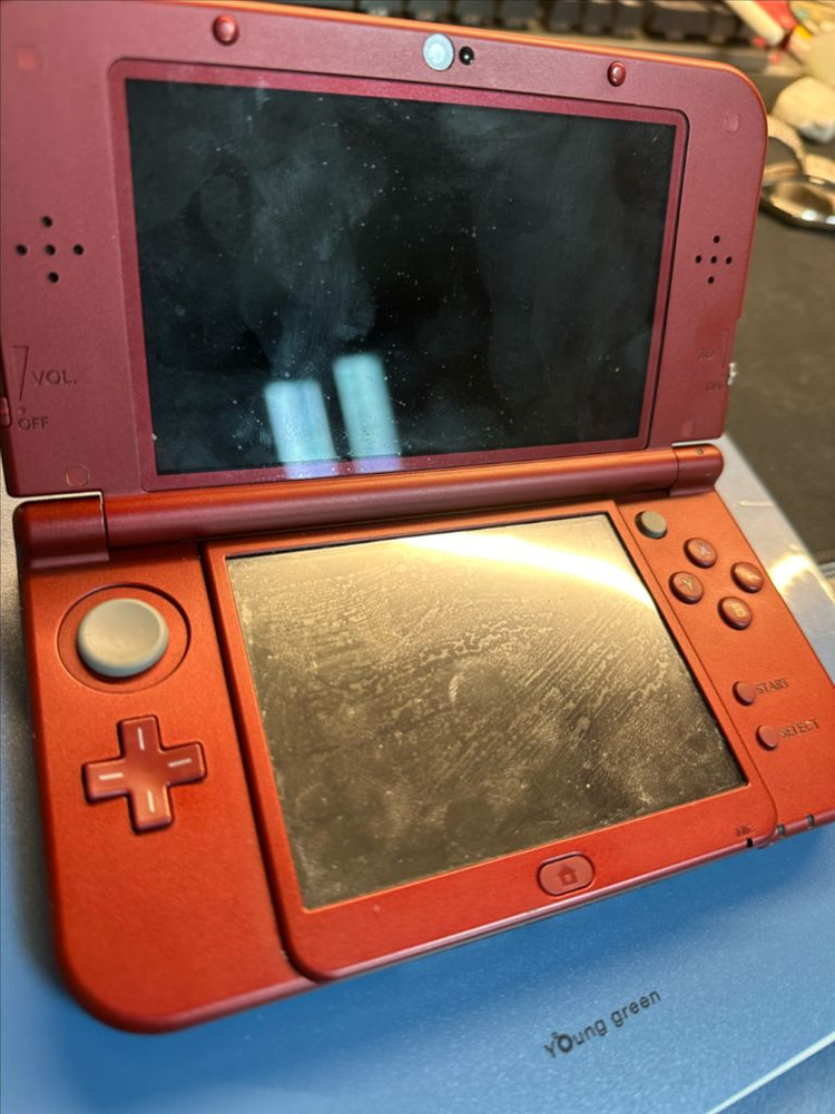 닌텐도 뉴 3DS XL 레드+칩 두개 이미지