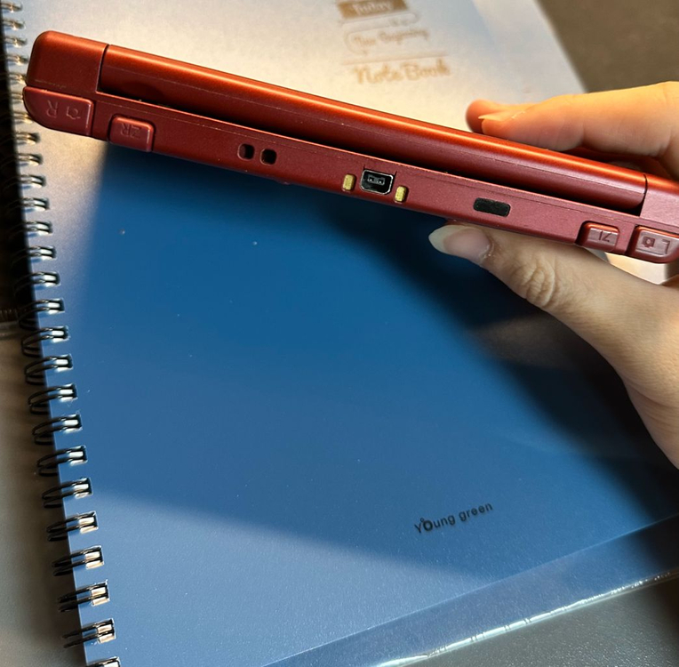 닌텐도 뉴 3DS XL 레드+칩 두개 이미지