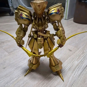 Volks 1/100 IMS 나이트 오브 골드 대관식 활 버전 도색완성품 이미지