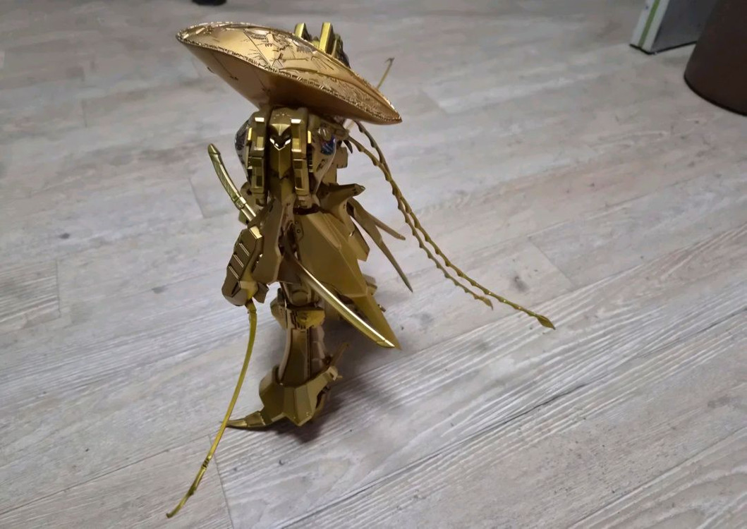 Volks 1/100 IMS 나이트 오브 골드 대관식 활 버전 도색완성품 이미지