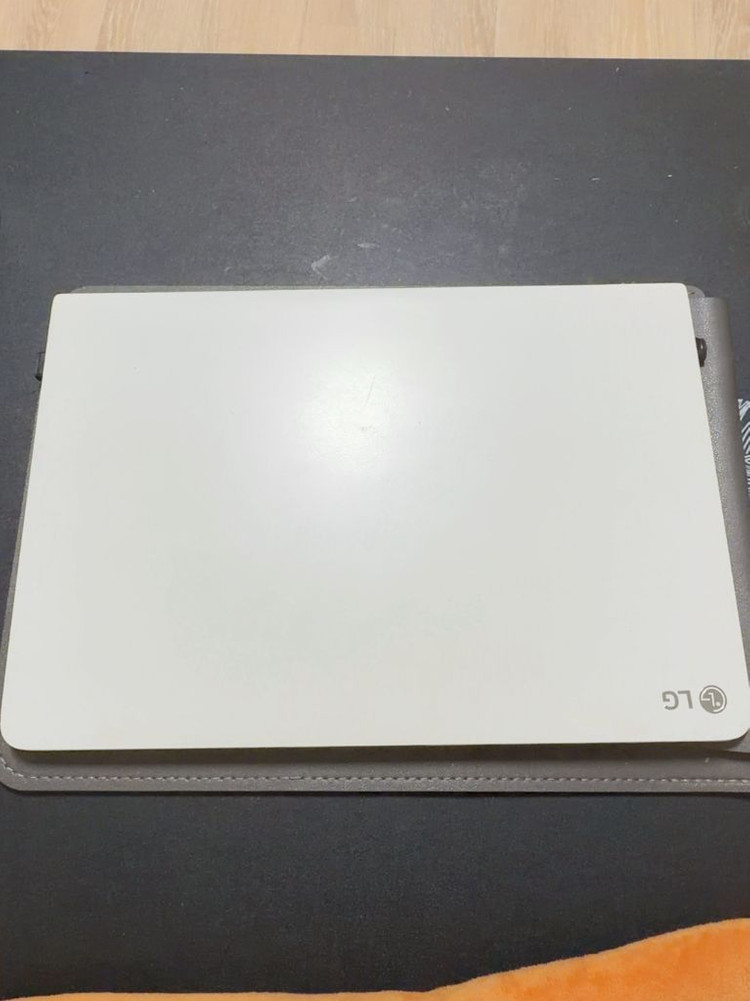 LG 그램 14인치 화이트 색상 노트북 판매합니다. 윈도우11 이미지