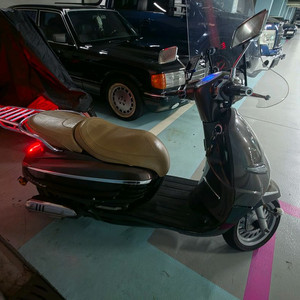 푸조 장고 125cc 스쿠터 이미지