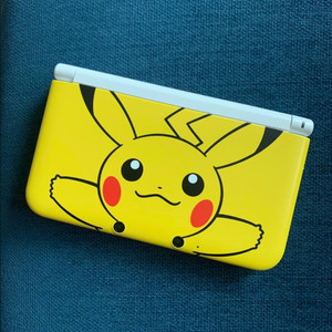 닌텐도 3ds xl 피카츄 에디션 + 게임팩 이미지