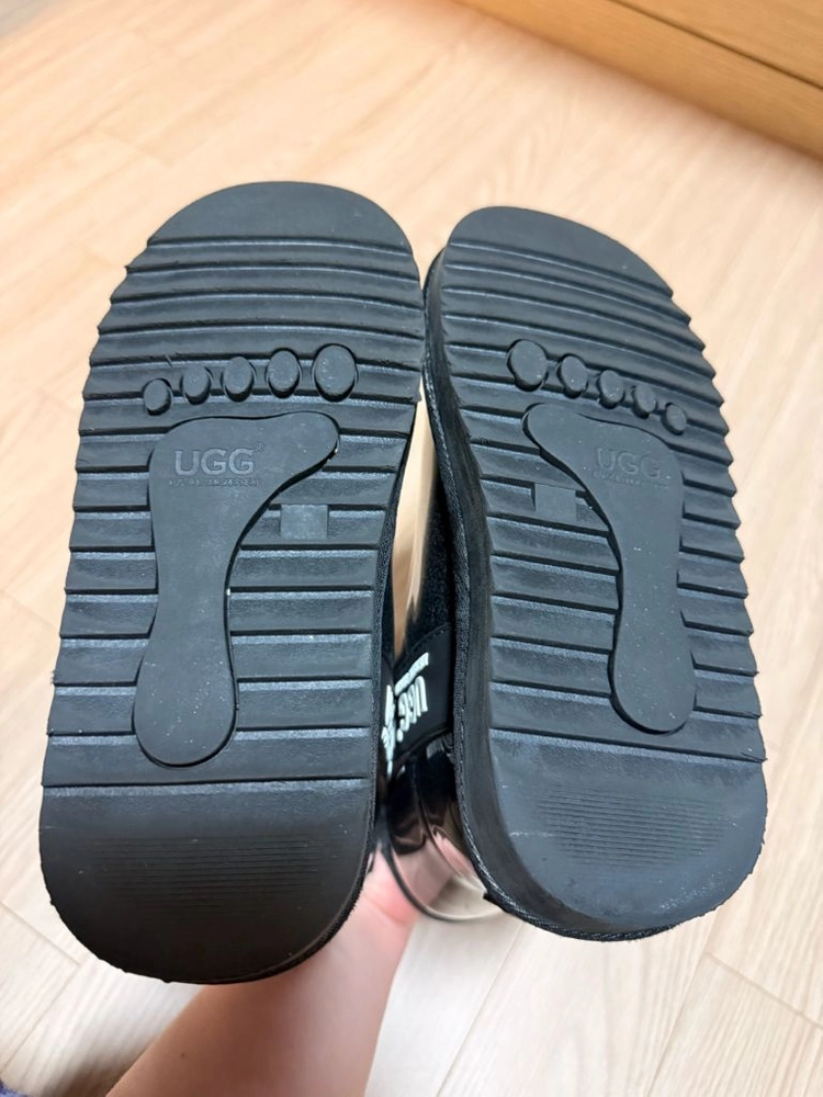 어그 UGG 퍼 방수 양면 부츠 200-210사이즈eu33-34 이미지