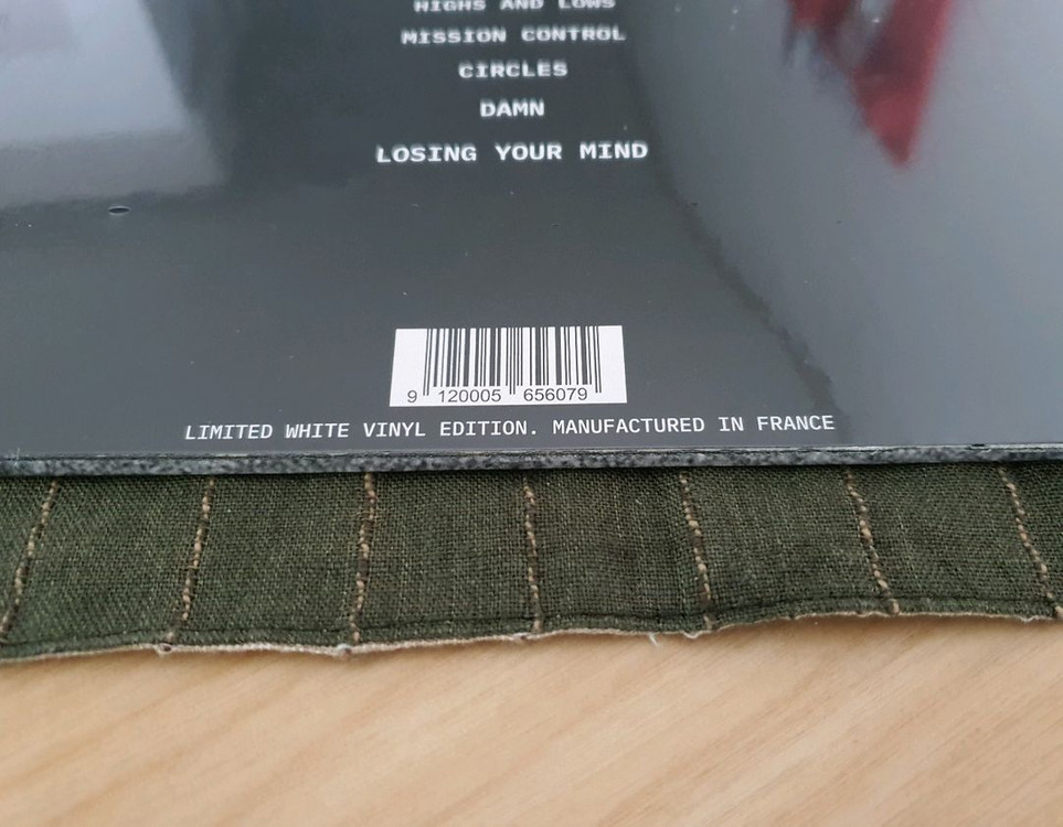 Bully 불리 화이트 LP vinyl 한정판 칸예 웨스트 ye yzy yeezy 이미지