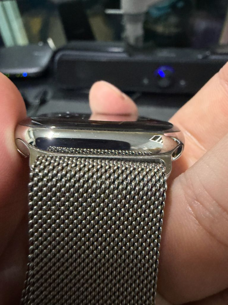 애플워치10 내추럴 티타늄 46mm 이미지