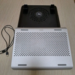 3M 노트북 쿨러 거치대예요 USB 허브 포함 이미지