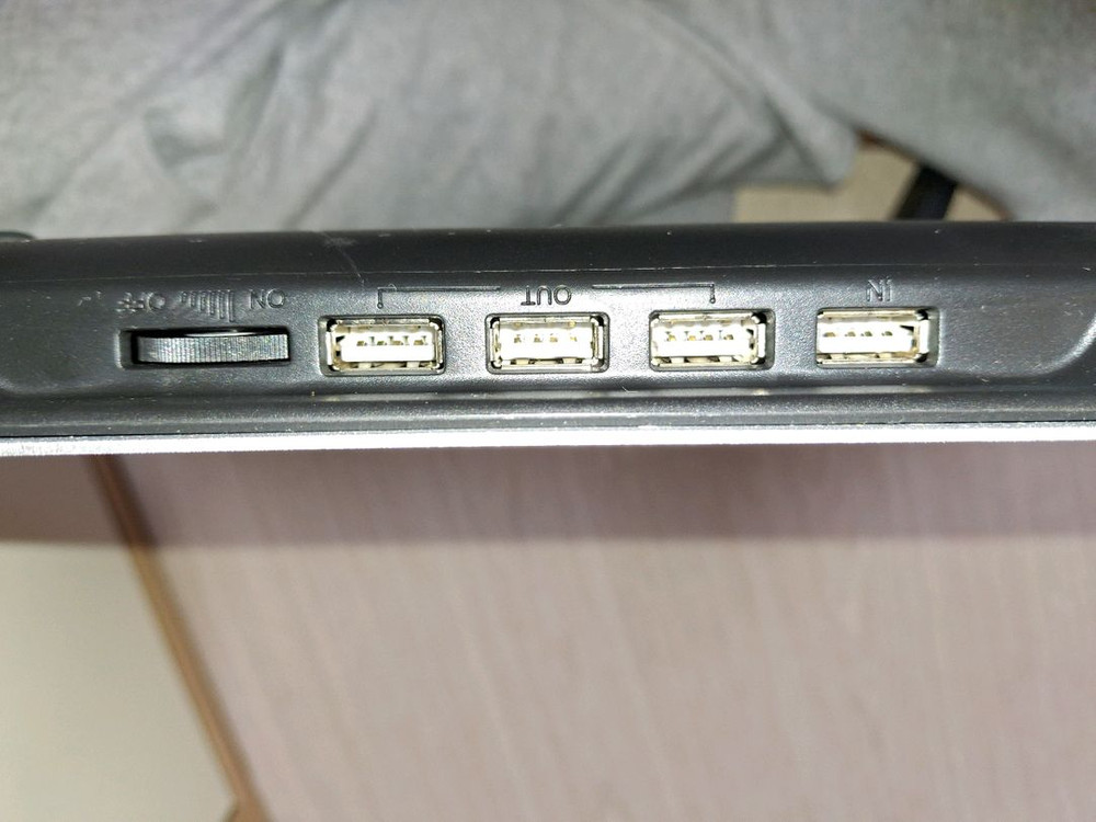 3M 노트북 쿨러 거치대예요 USB 허브 포함 이미지