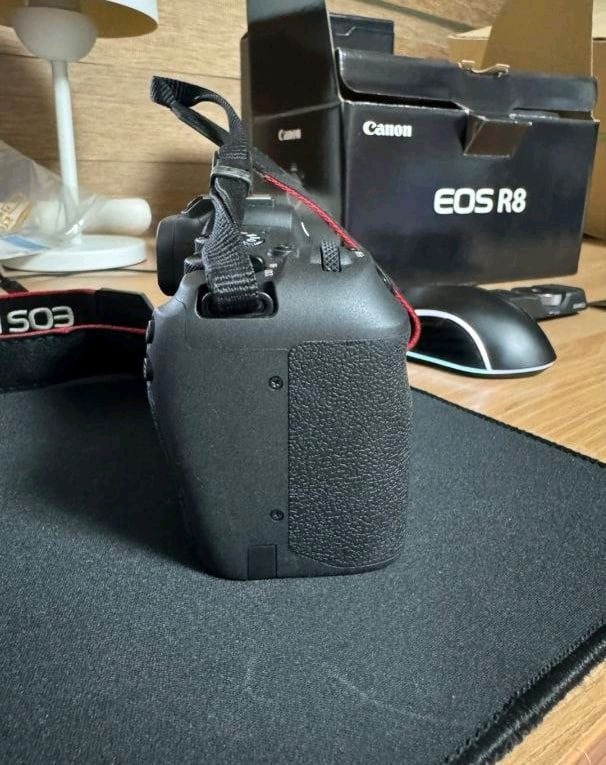 캐논 EOS R8 풀박스 구성품 이미지