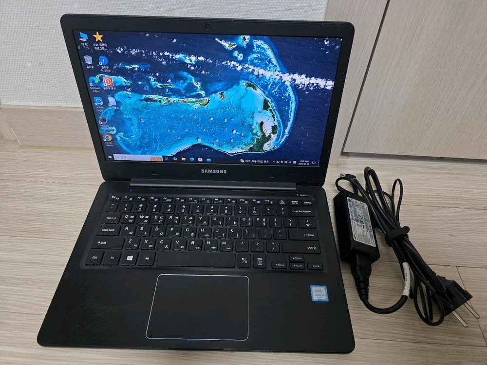 삼성 NT501R3A 13인치 노트북/상태 A급,사용적고 기스없음 이미지