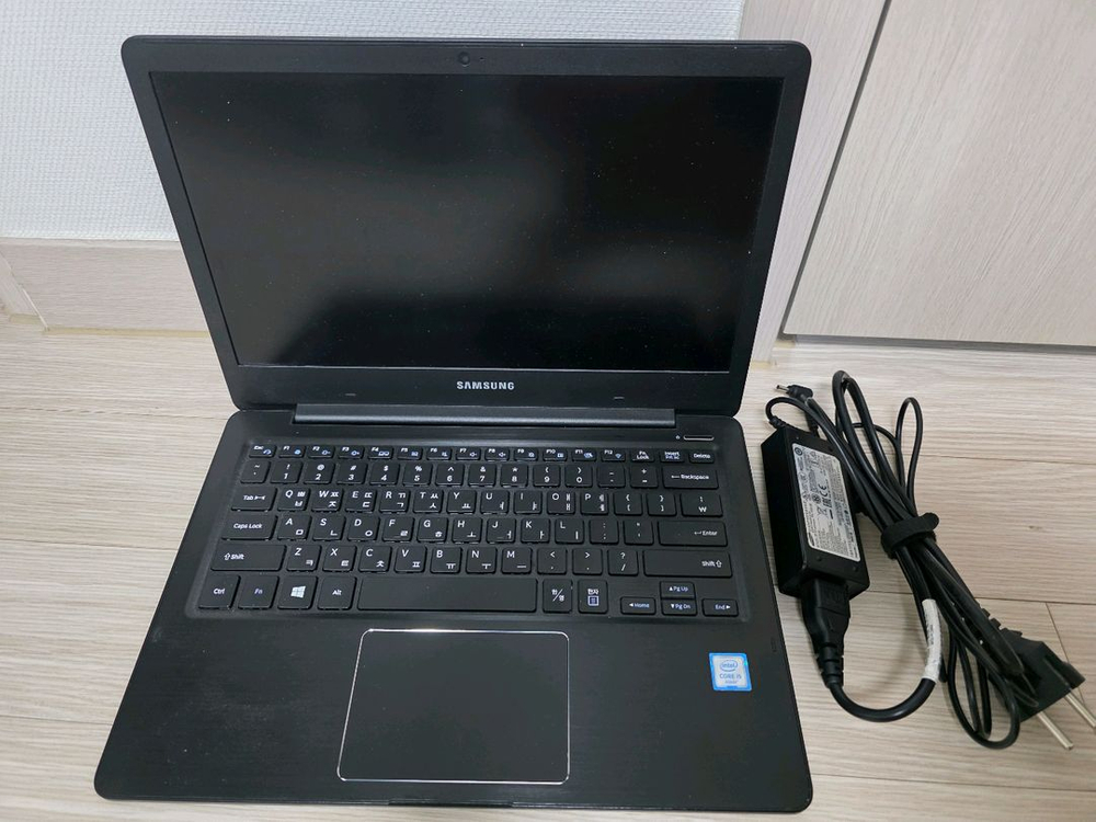 삼성 NT501R3A 13인치 노트북/상태 A급,사용적고 기스없음 이미지