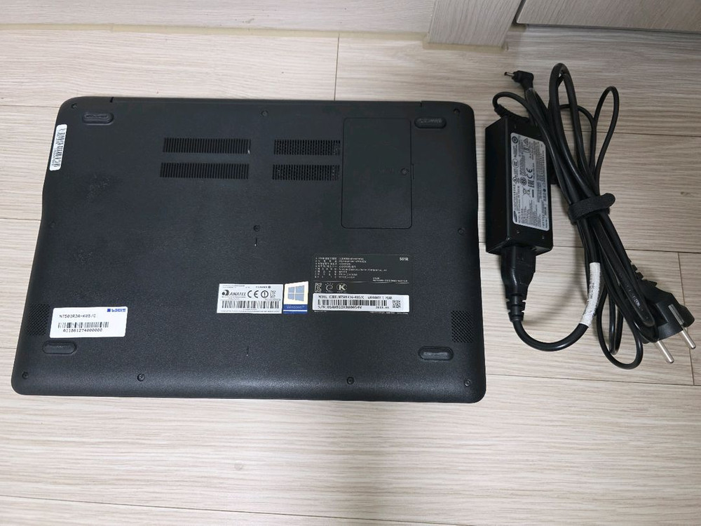 삼성 NT501R3A 13인치 노트북/상태 A급,사용적고 기스없음 이미지