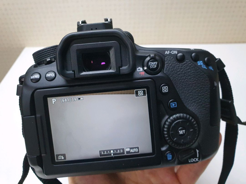 캐논 EOS 80D DSLR 카메라 바디(렌즈제외)내용필독 이미지