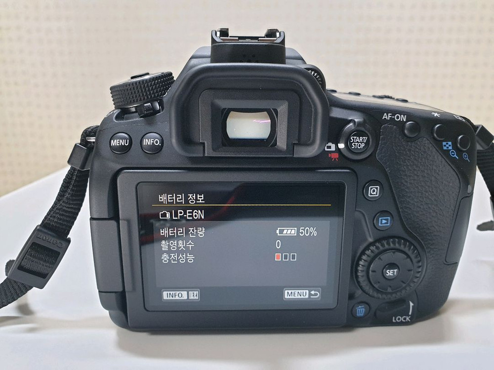 캐논 EOS 80D DSLR 카메라 바디(렌즈제외)내용필독 이미지
