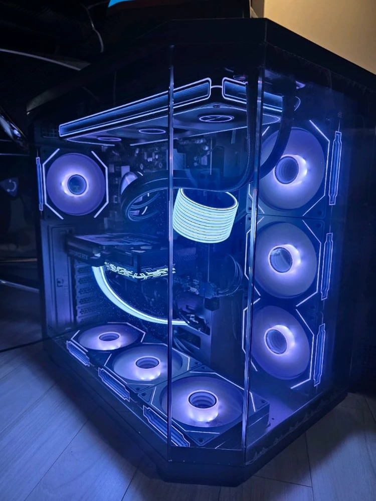 라이젠7 7800X3D RTX5070 본체 급매 - 안심되는 중고거래