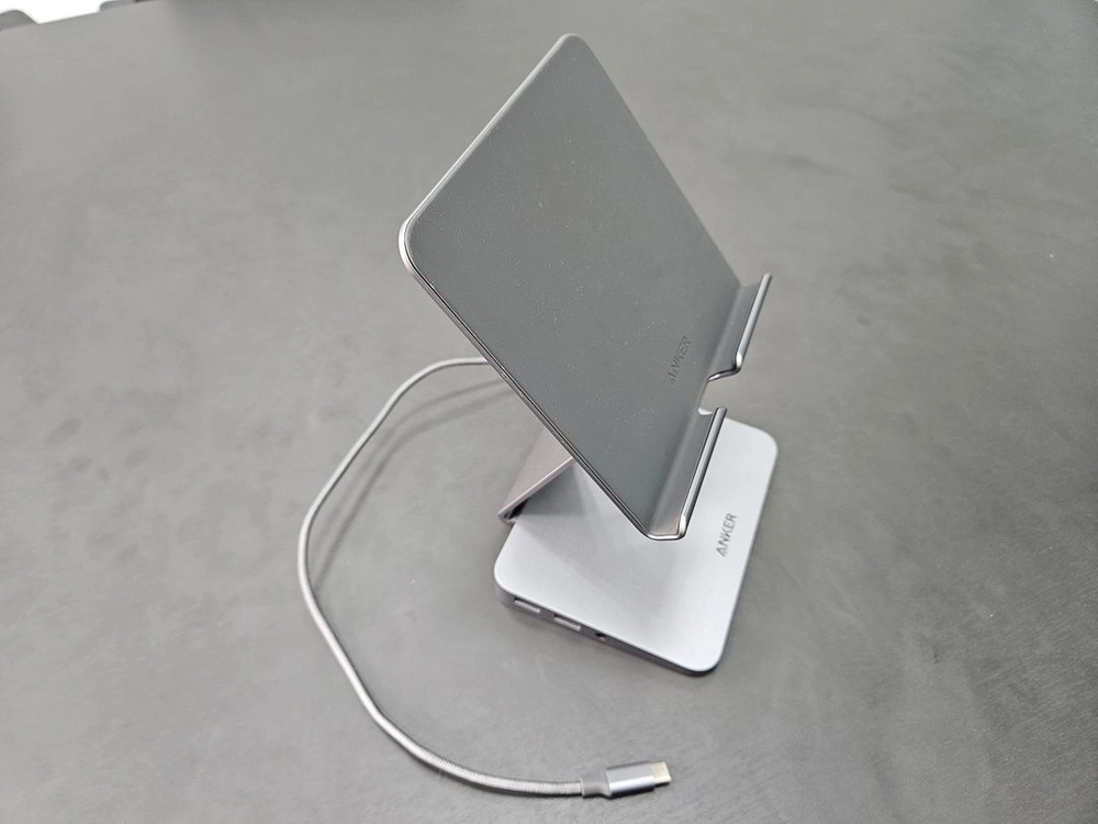 Anker 551 8-in-1 USB-C 허브 스탠드 이미지