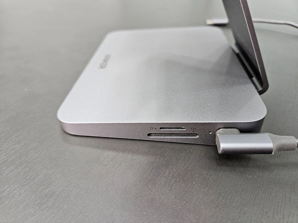Anker 551 8-in-1 USB-C 허브 스탠드 이미지