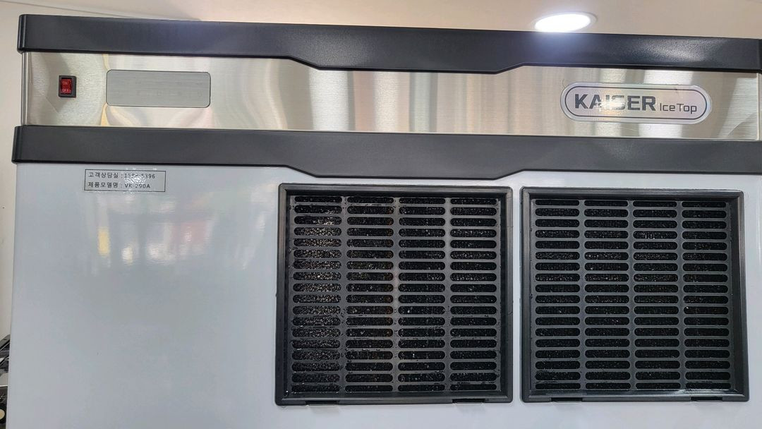 카이저제빙기 VK-290A 공냉식 버티칼타입얼음 일생산량 235K 저장량160키로 2025년식 이미지