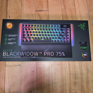 레이저 블랙위도우 V4 PRO 75% 게이밍 키보드 단순개봉 이미지