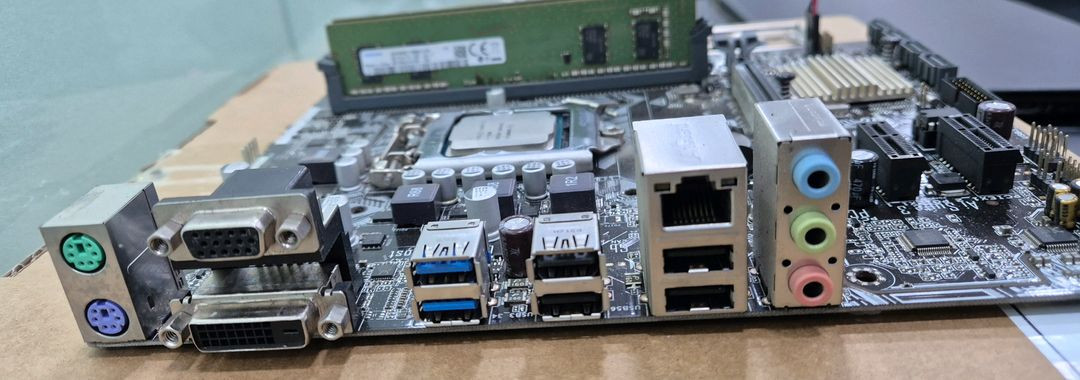 i5-7400 + h110m + ddr4 4g x2 이미지