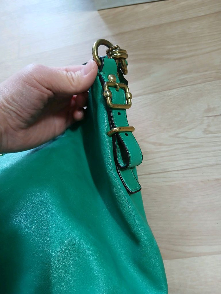 코치 숄더백 이미지