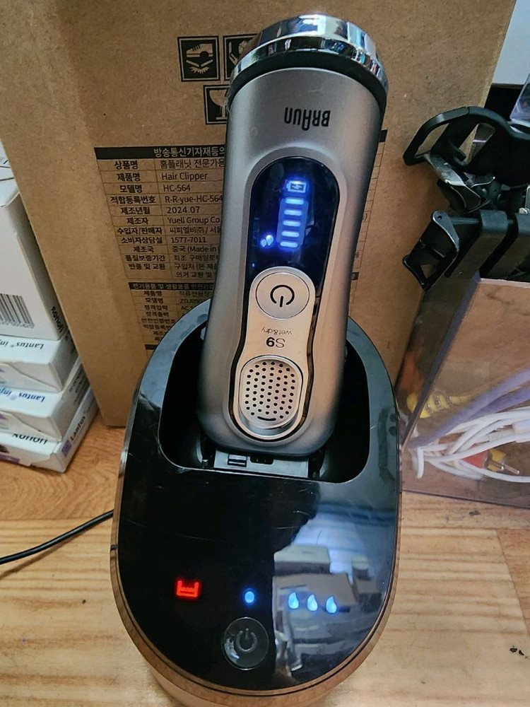 브라운 s9면도기 팝니다 이미지
