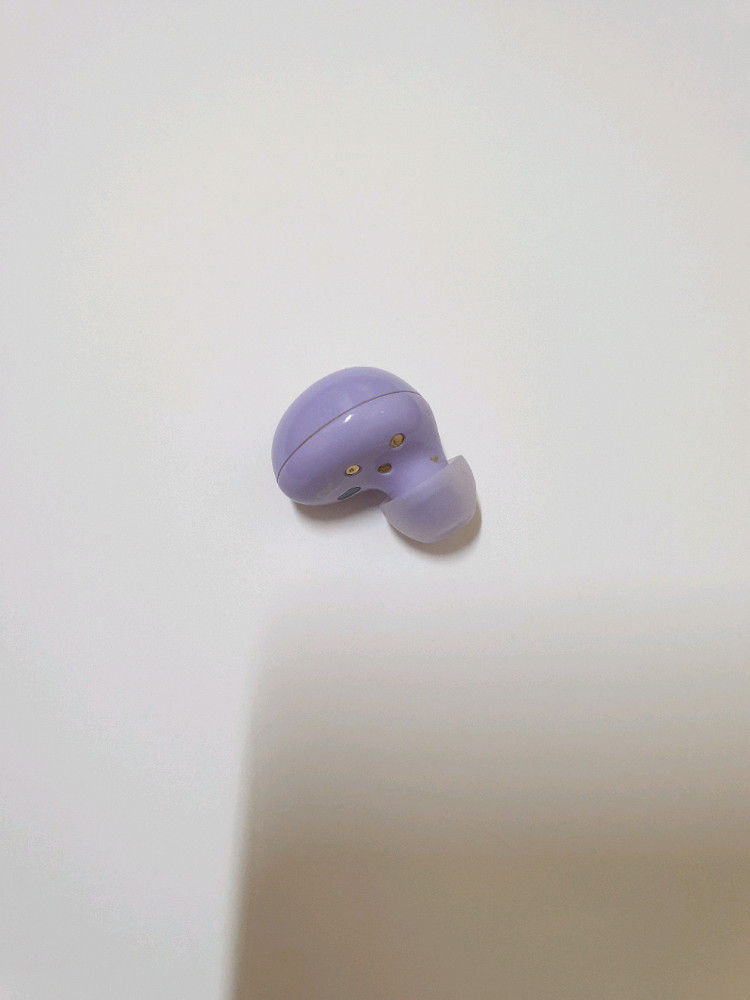 버즈2 라벤더 오른쪽 이미지