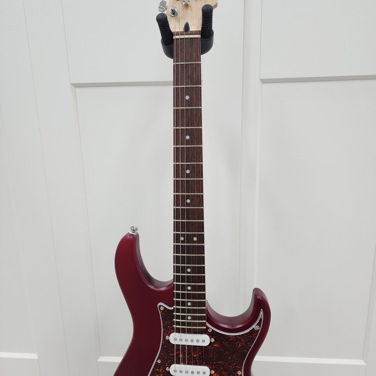 콜트 스트랫 일렉기타 G110 체리 이미지