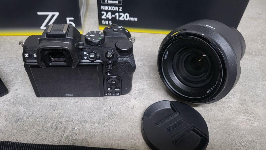 니콘 Z5 / Z 24-120mm f4S 판매합니다. 이미지