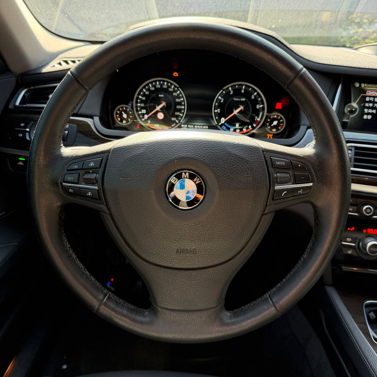 BMW F02 7시리즈 750Li / 실내 or 전장 및 외장 부품 판매합니다 이미지