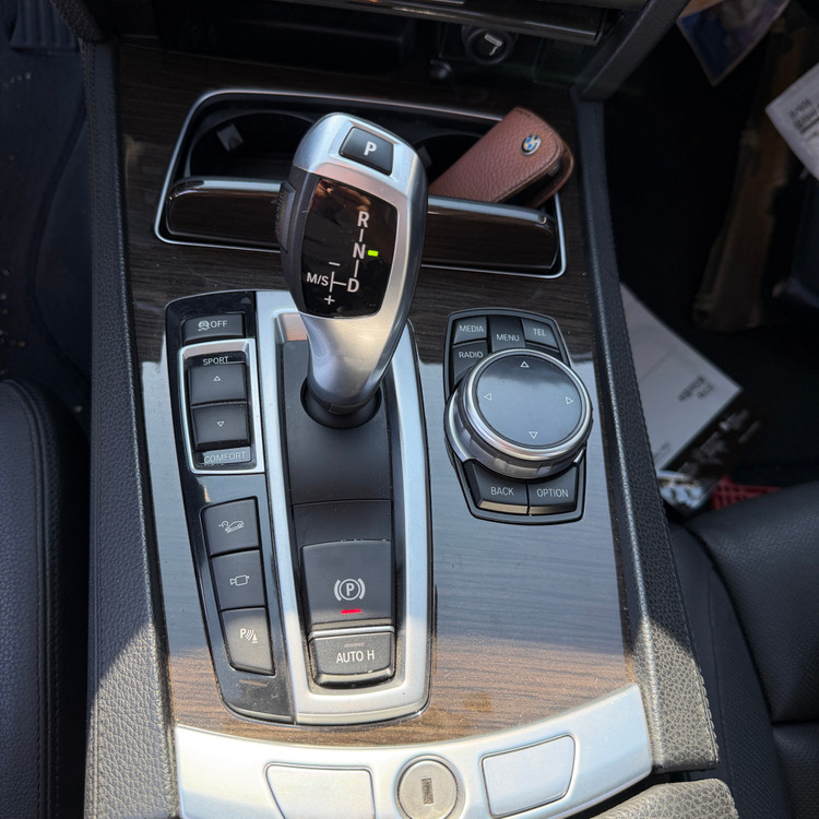 BMW F02 7시리즈 750Li / 실내 or 전장 및 외장 부품 판매합니다 이미지
