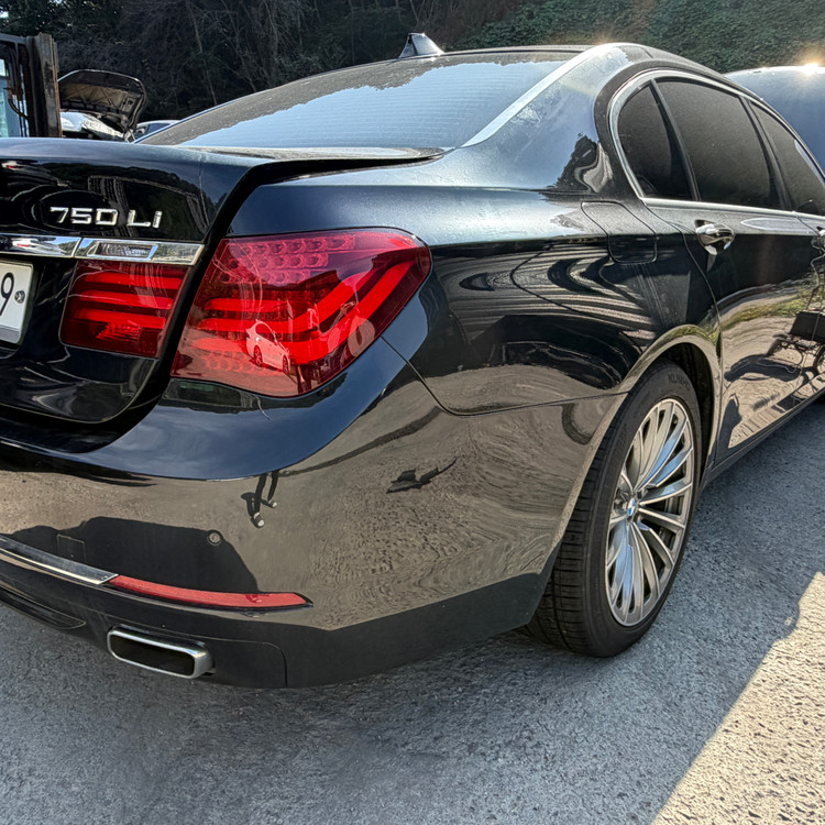 BMW F02 7시리즈 750Li / 실내 or 전장 및 외장 부품 판매합니다 이미지