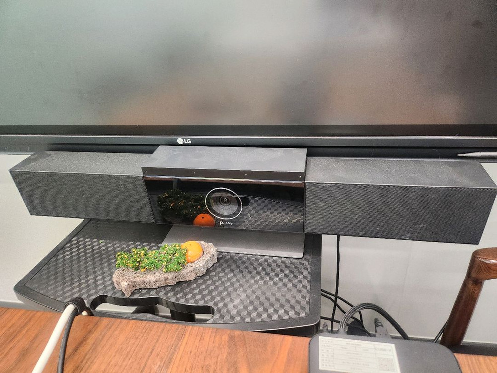 LG 75인치 전자칠판 및 화상회의시스템 이미지