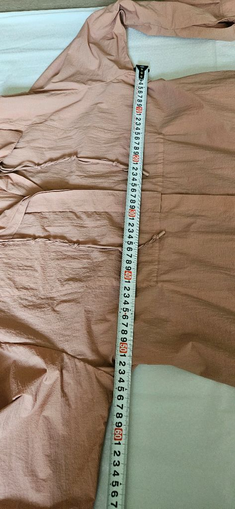 래트바이티 원피스겸 아우터사이즈 여유있는 55색상 피치핑크얇은 바스락 원단이라 단독으로 입어도 좋고 아우터처럼 걸쳐 이미지