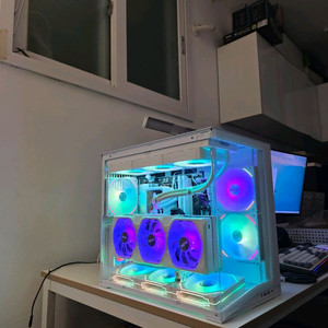 9800x3d rtx 5080 b850m wifi 리안리 화이트본체 이미지