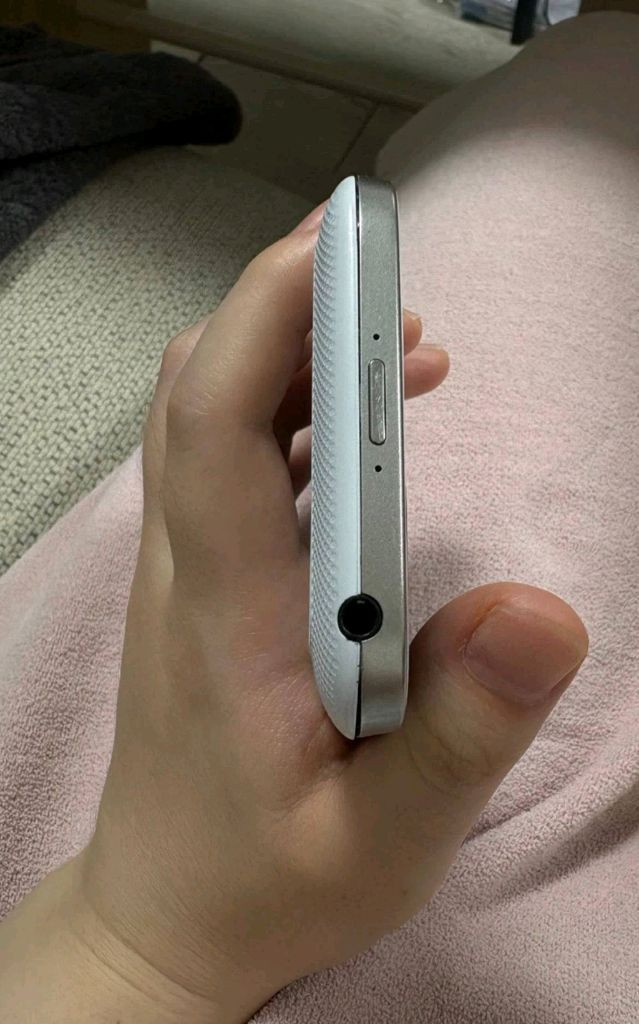 블랙베리 클래식 Q25 화이트 오리지널 이미지