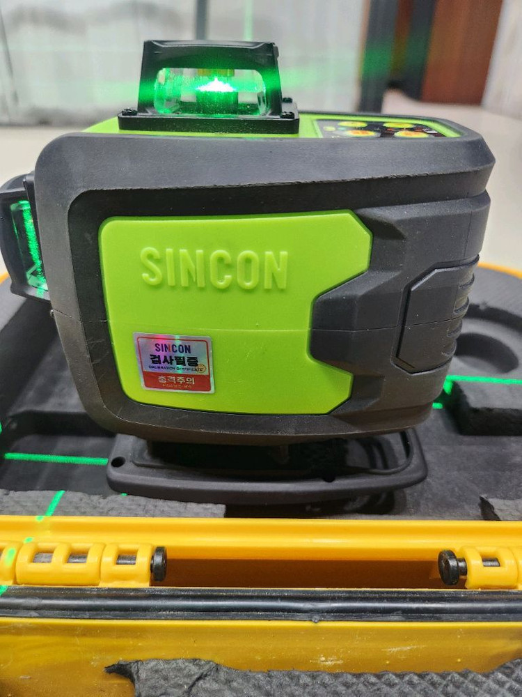 신콘SINCON 4D40S BT 레이저 레벨기입니다 이미지