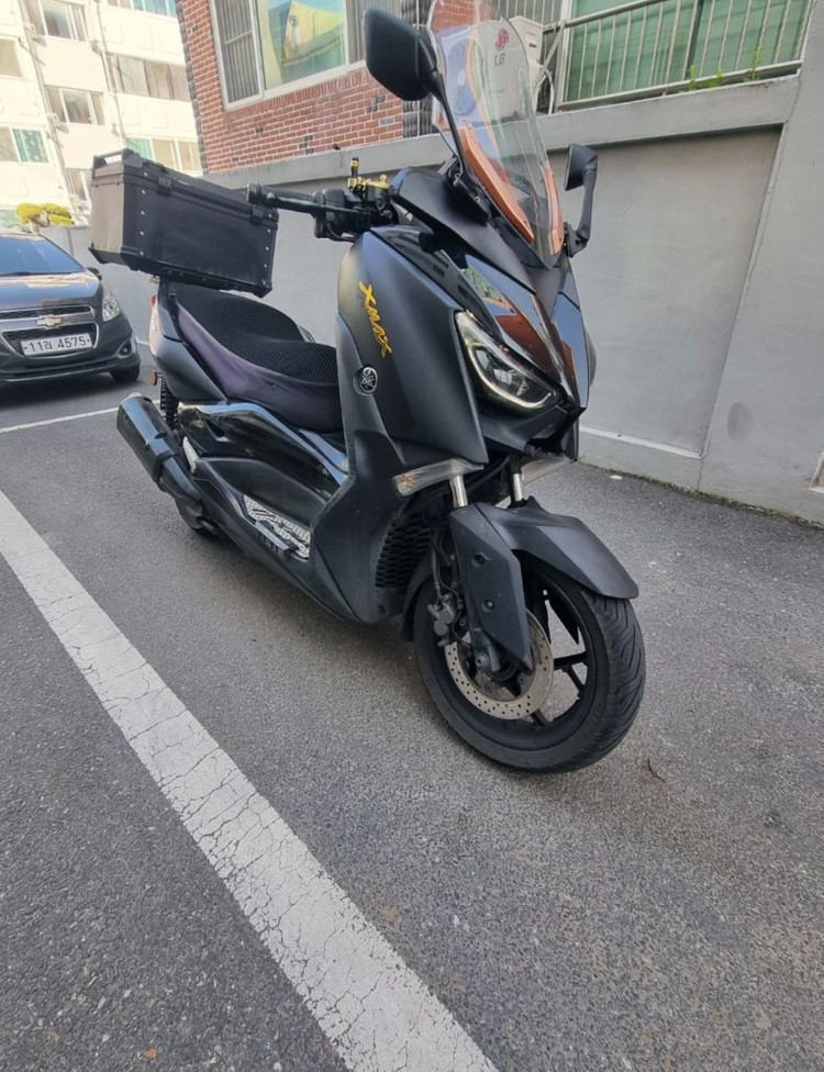 Xmax300 묻따 던집니다 이미지