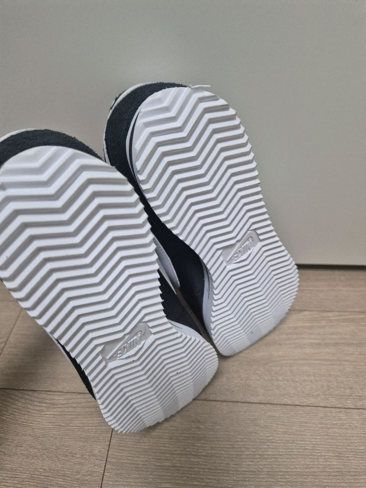 나이티 코르테즈 나일론 블랙 235 새상품 이미지
