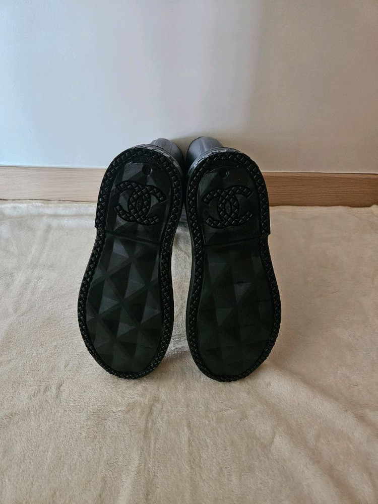 샤넬 레인부츠 판매해요 이미지
