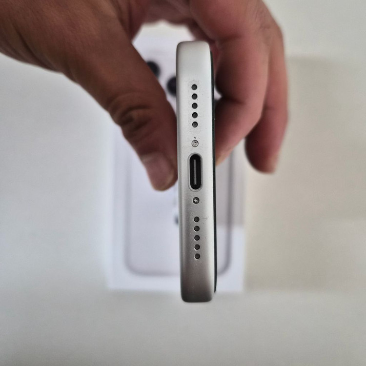 애플 아이폰17pro 256GB 실버 풀박스 이미지