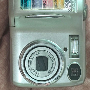 니콘 쿨픽스3200. 레트로카메라 이미지