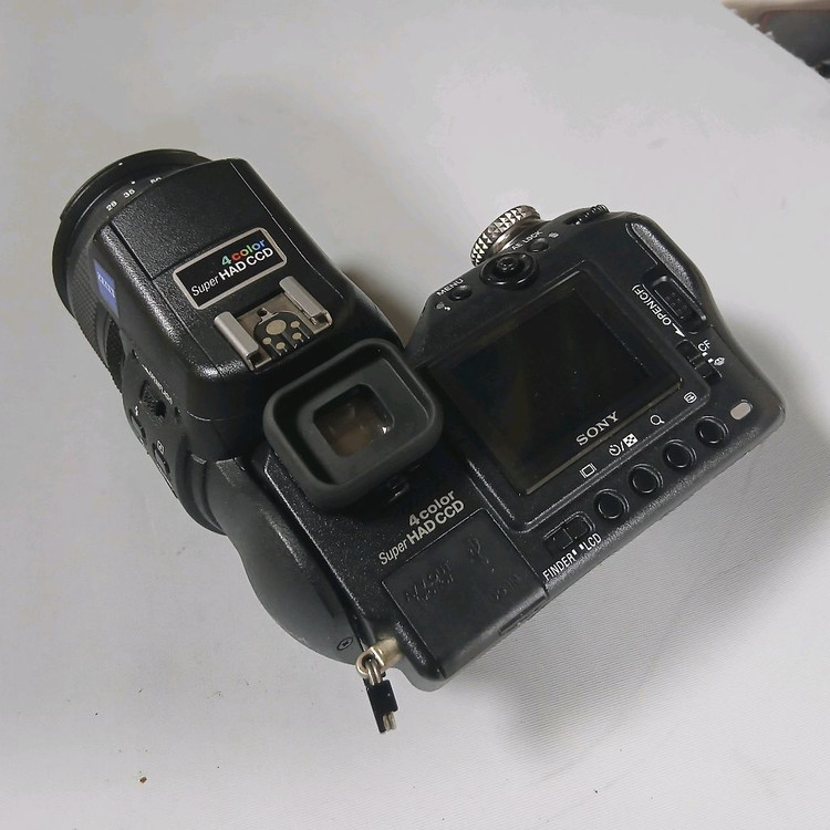 소니 풀프레임 DSLR 카메라 이미지