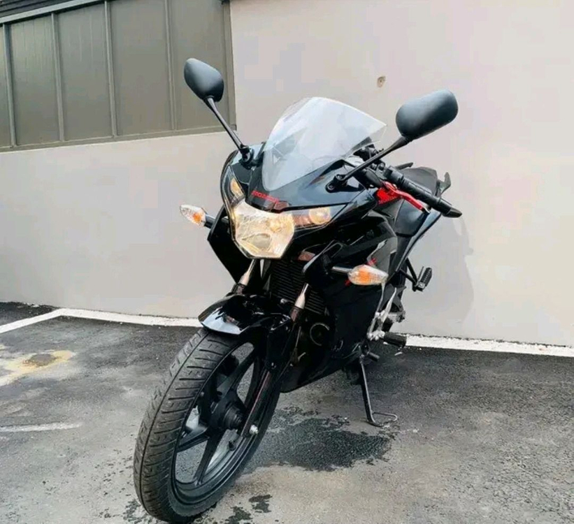 [HONDA]CBR125 / 16년식 짧은키로수 내외관깔끔 이미지