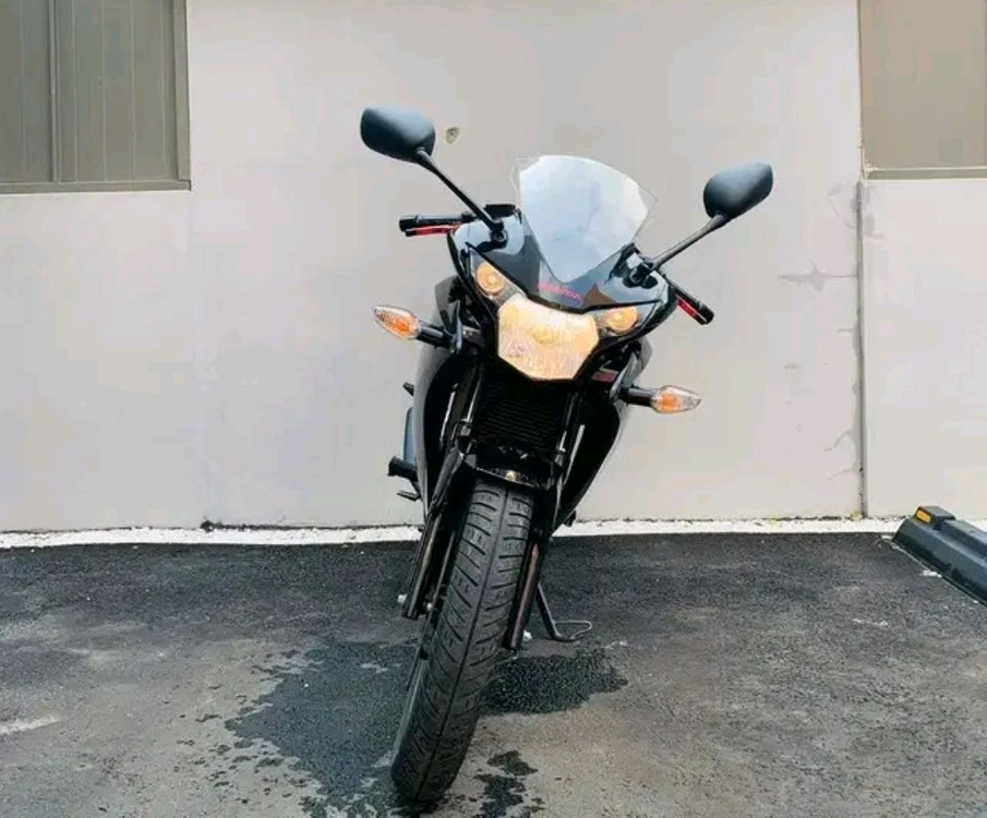 [HONDA]CBR125 / 16년식 짧은키로수 내외관깔끔 이미지