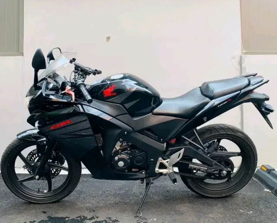 [HONDA]CBR125 / 16년식 짧은키로수 내외관깔끔 이미지