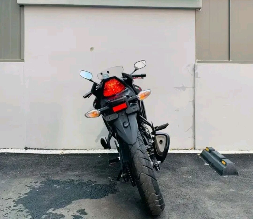 [HONDA]CBR125 / 16년식 짧은키로수 내외관깔끔 이미지