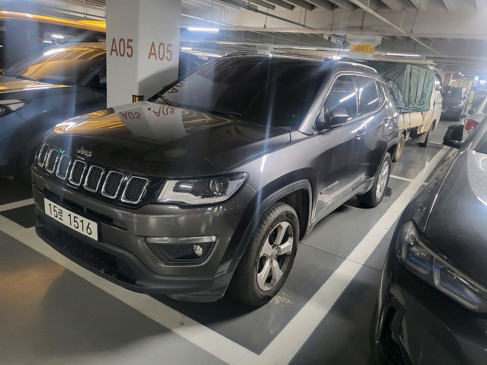 중형 SUV 4WD 이미지