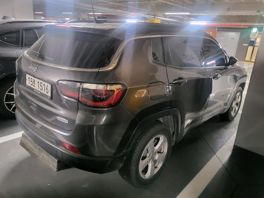 중형 SUV 4WD 이미지